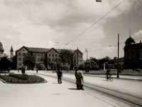 Trg I. (današnji Trg Republike Hrvatske) Pogled na Hrvatsko Sveučilište 1940-ih godina.jpg